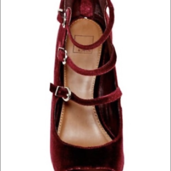 🎃14th & Union Strappy Velvet Block Heel🎃 - Picture 3 of 6